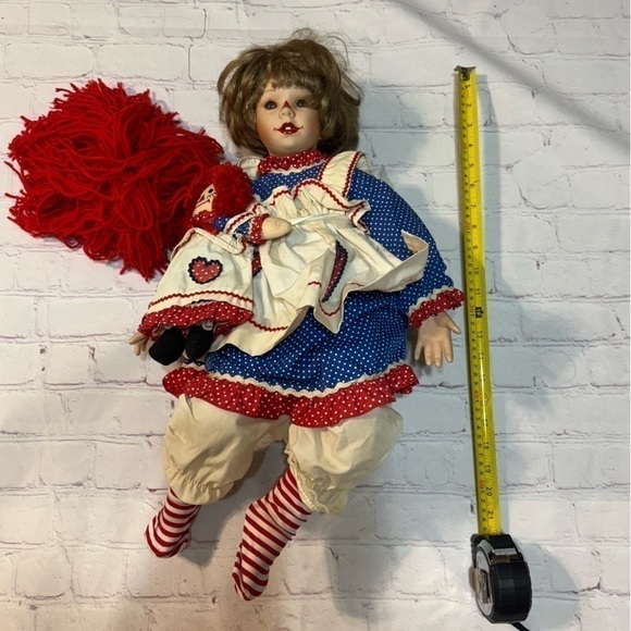 DANBURY MINT RAGGEDY ANN Porcelain vintage 80s Collectible doll GUC - Picture 3 of 15
